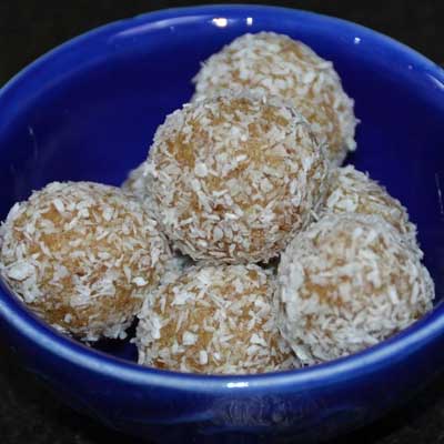 Coconut date balls